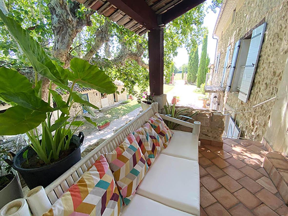 Maison D'Hotes, Superbe Et Spacieuse ,Dans Un Cadre Charmant Calme Et Verdoyant 佩尔纳勒丰泰纳 外观 照片